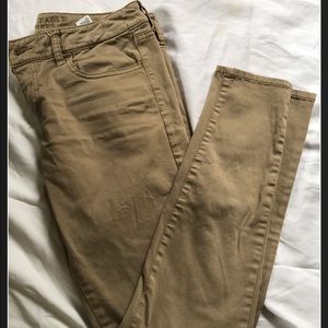 American eagle khaki jegging